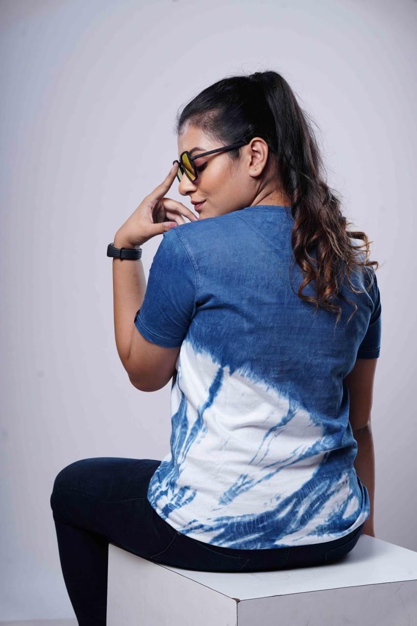 Natural Indigo Dye tshirt Shibori corner