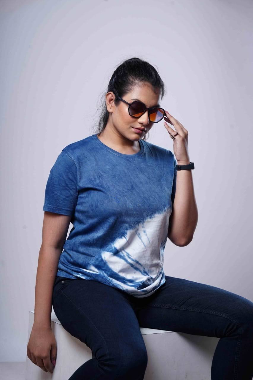 Natural Indigo Dye tshirt Shibori corner